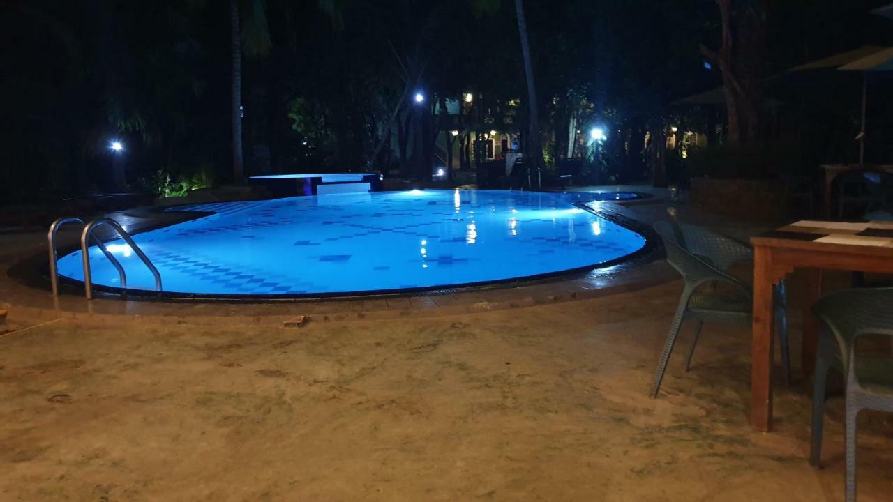Hotel Eden Garden Sigiriya Exteriör bild